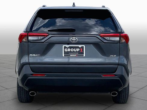 Used 2020 Toyota RAV4 XLE FWD image 5