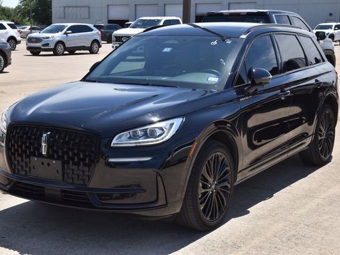 Used 2023 Lincoln Corsair Reserve w/ Equipment Group 201A FWD image 2