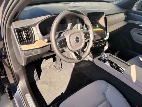 New 2026 Volvo XC90 B6 Plus w/ Protection Package Premier image 4