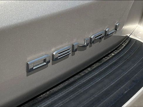 Used 2021 GMC Yukon XL Denali w/ Denali Premium Package AWD/4WD image 33