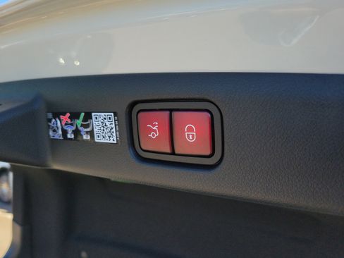 Certified 2026 Mercedes-Benz E 350 Sedan image 33