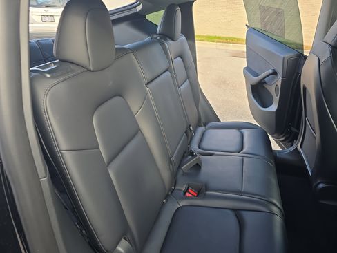 Used 2023 Tesla Model Y Long Range image 11