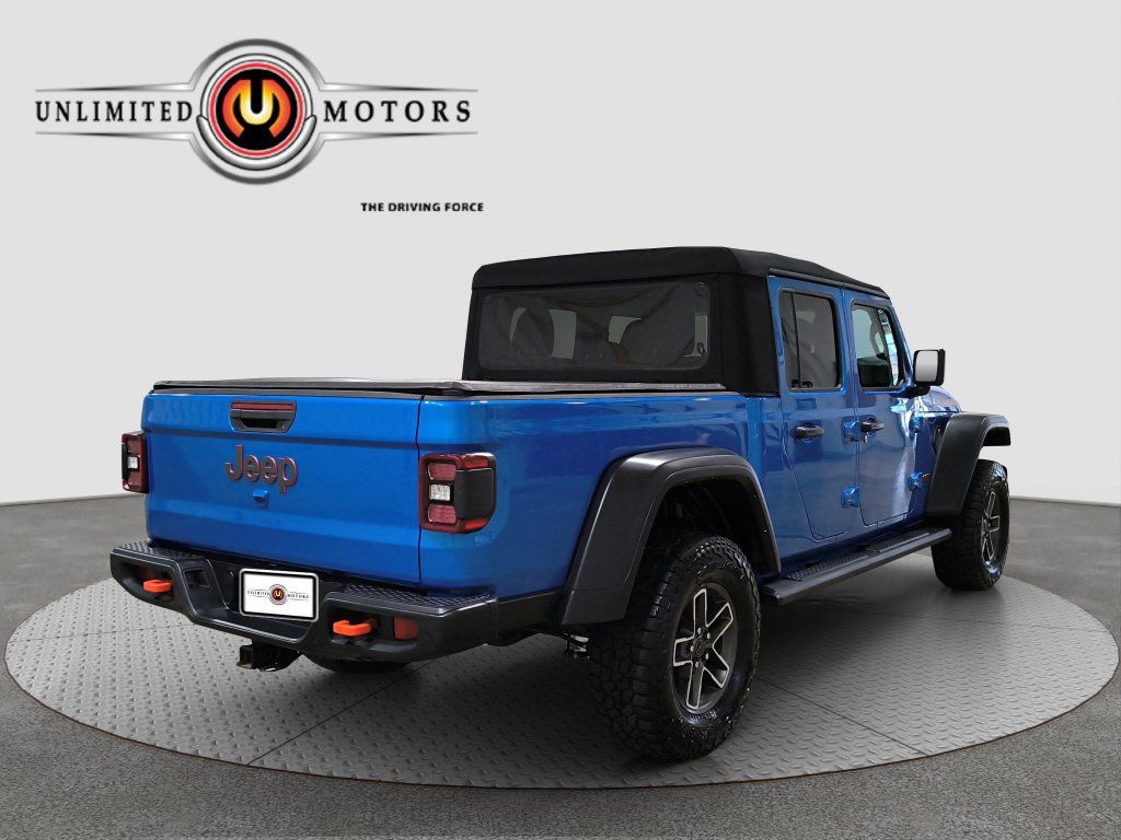 Used 2024 Jeep Gladiator Mojave w/ Technology Group AWD/4WD image 4