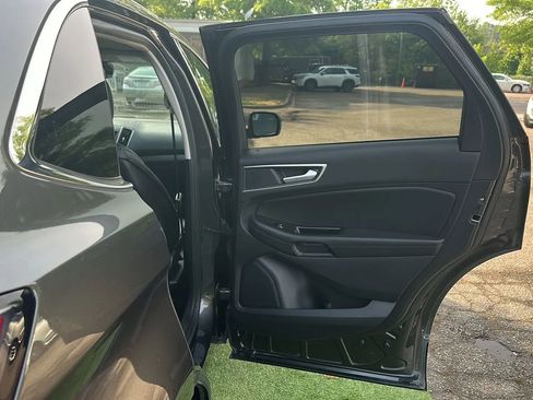 Used 2019 Ford Edge SEL w/ Equipment Group 201A FWD image 21