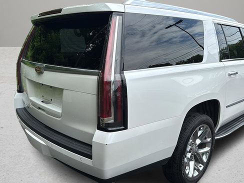 Used 2016 Cadillac Escalade ESV Platinum AWD/4WD image 12