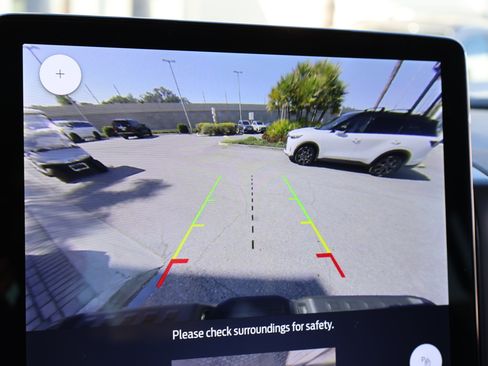 Used 2024 Ford F150 Lightning Flash image 4