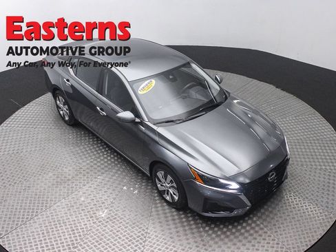 Used 2023 Nissan Altima 2.5 S FWD image 3