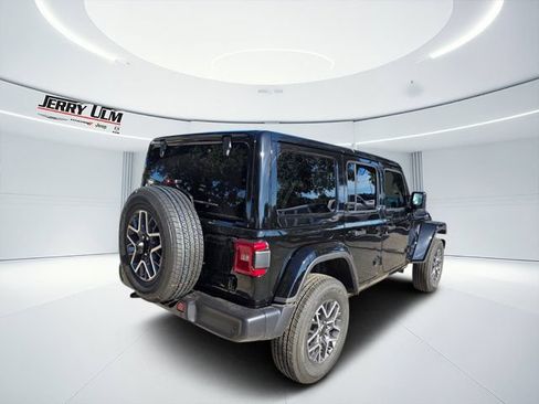 New 2025 Jeep Wrangler Unlimited Sahara w/ Safety Group AWD/4WD image 6