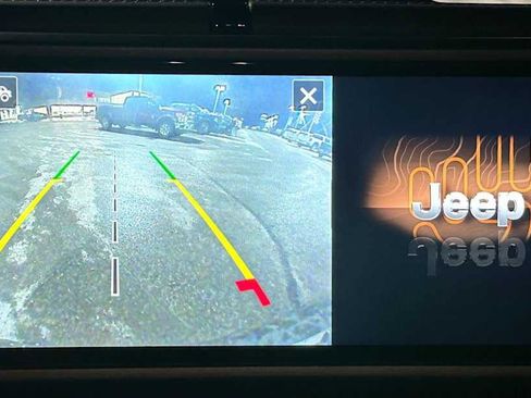 Used 2024 Jeep Wrangler Unlimited Rubicon w/ Capability Package image 32