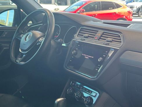 Used 2021 Volkswagen Tiguan SE R-Line image 26