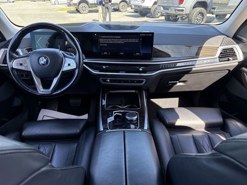 Used 2023 BMW X7 xDrive40i image 25