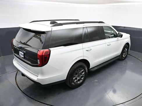 Used 2025 Ford Expedition Active AWD/4WD image 42