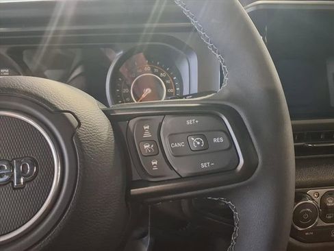 Used 2025 Jeep Wrangler Sport S image 18