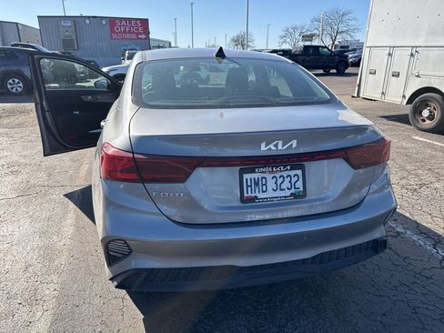 Used 2023 Kia Forte LXS w/ LXS Technology Package image 4