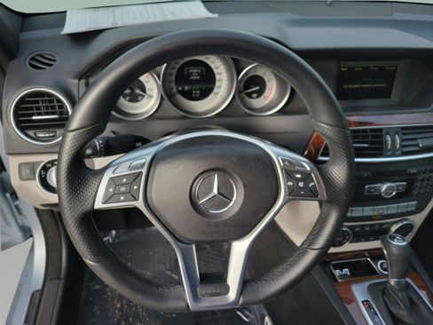 Used 2013 Mercedes-Benz C 250 Sedan image 19