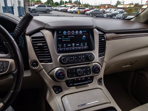 Used 2018 GMC Yukon Denali w/ Open Road Package AWD/4WD image 16