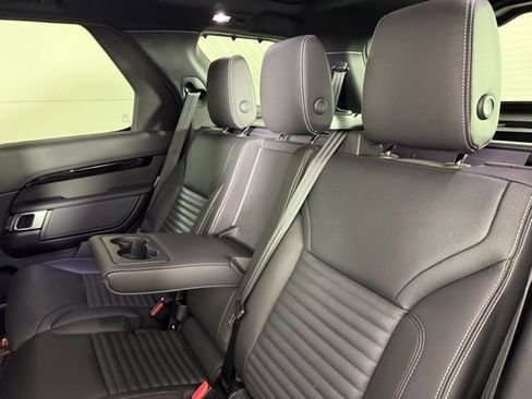 Certified 2025 Land Rover Discovery S image 23