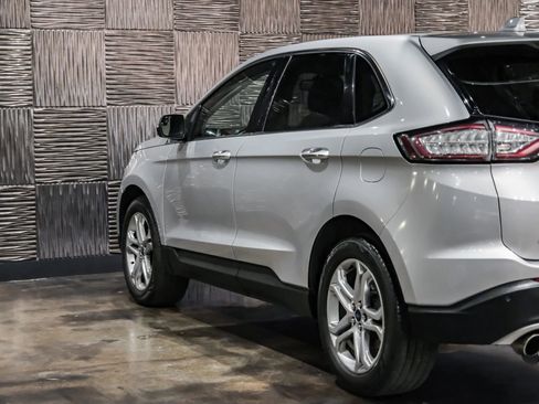 Used 2018 Ford Edge Titanium w/ Technology Package image 12