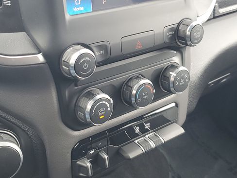 Used 2024 RAM 2500 Big Horn w/ Bed Utility Group image 16