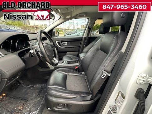Used 2017 Land Rover Discovery Sport SE AWD/4WD image 9