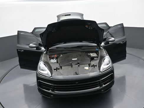 Used 2023 Porsche Cayenne image 38