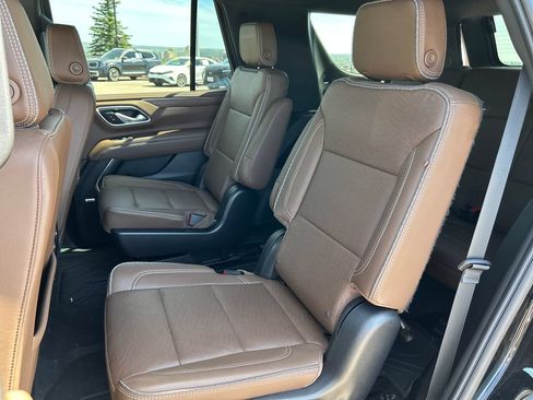 Used 2023 Chevrolet Tahoe High Country w/ Premium Package 2 AWD/4WD image 18