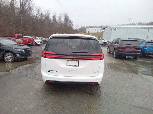 New 2026 Chrysler Pacifica Select w/ S Appearance Package AWD/4WD image 5