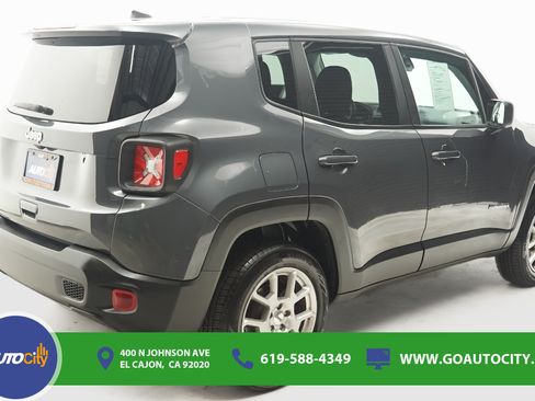 Used 2023 Jeep Renegade Latitude AWD/4WD image 6