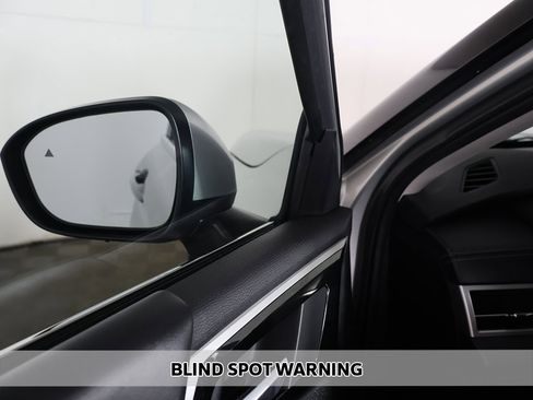 Used 2024 Mitsubishi Outlander SE image 6