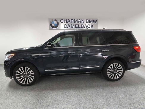 Used 2021 Lincoln Navigator Reserve w/ Luxury Package image 3