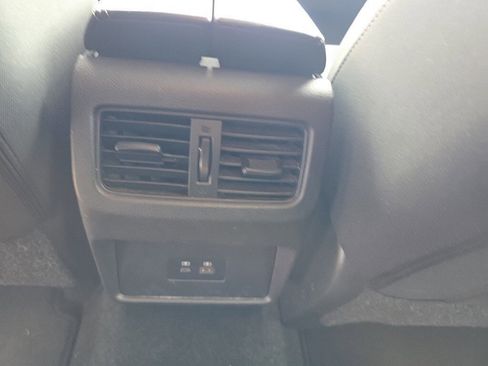 Used 2023 Nissan Rogue SV image 13