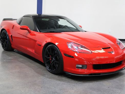 Used 2007 Chevrolet Corvette Z06 w/ Preferred Equipment Group image 2