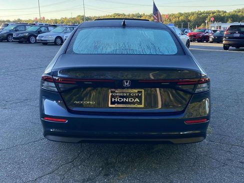 New 2025 Honda Accord SE image 4