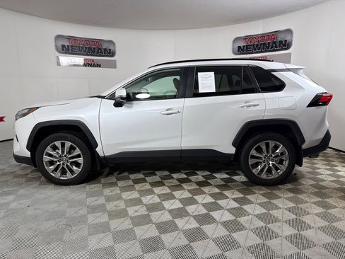 Used 2024 Toyota RAV4 XLE Premium image 7