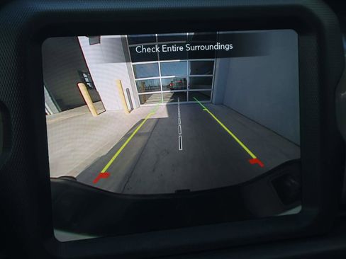 Used 2023 Jeep Gladiator Overland image 15