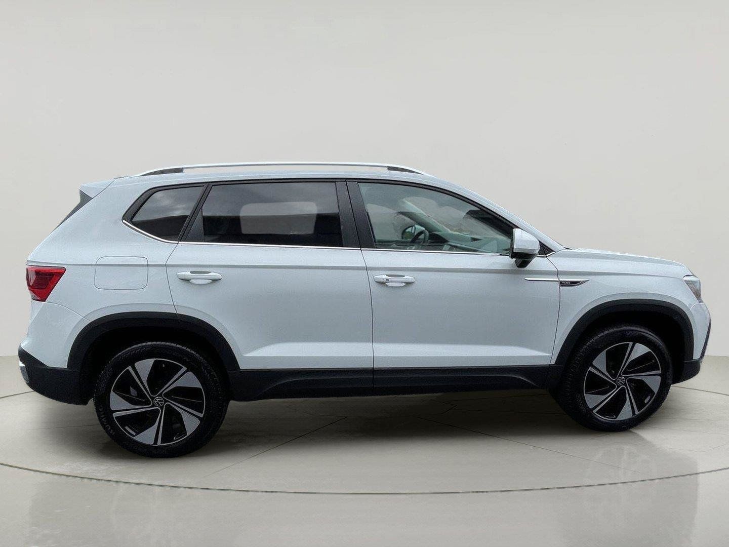 Used 2024 Volkswagen Taos SE AWD/4WD image 8