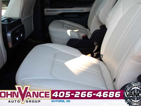 Used 2021 Ford Expedition Platinum AWD/4WD image 22