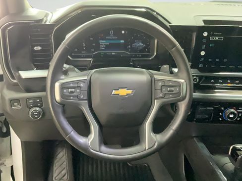 Used 2022 Chevrolet Silverado 1500 LTZ w/ LTZ Convenience Package II AWD/4WD image 15
