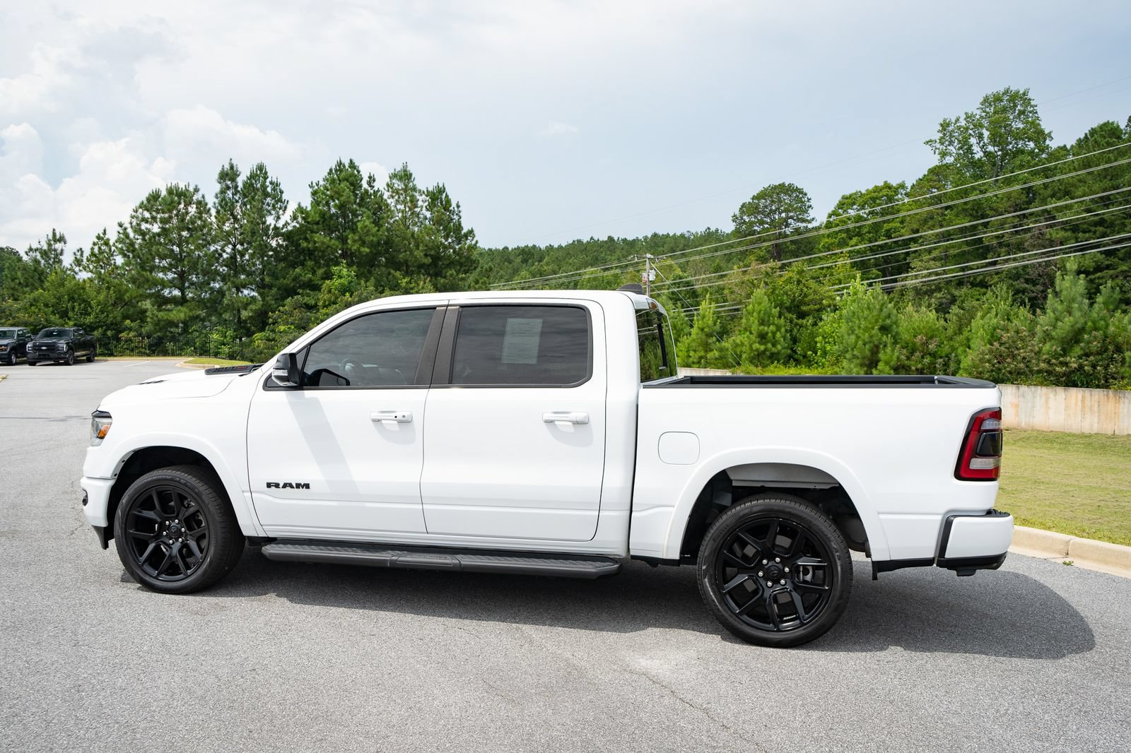 Used 2022 RAM 1500 Laramie AWD/4WD image 7