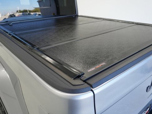 Used 2021 Jeep Gladiator Sport image 7