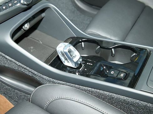 New 2026 Volvo XC40 B5 Plus w/ Protection Package Premier image 16