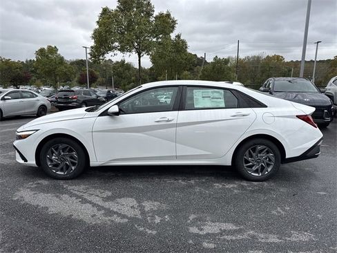 New 2026 Hyundai Elantra Blue image 4