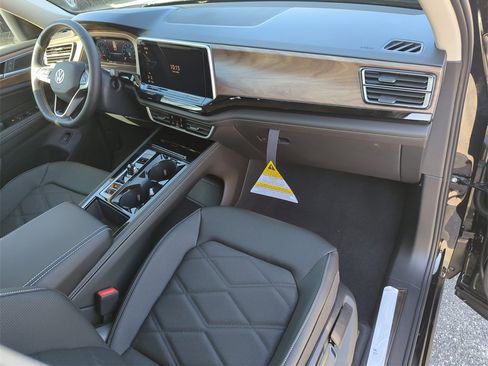 New 2026 Volkswagen Atlas SE image 19