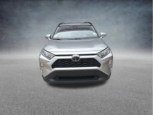Used 2020 Toyota RAV4 XLE Premium FWD image 2
