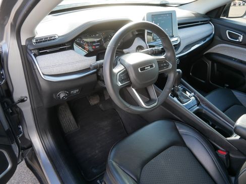 Used 2022 Jeep Compass Latitude image 19