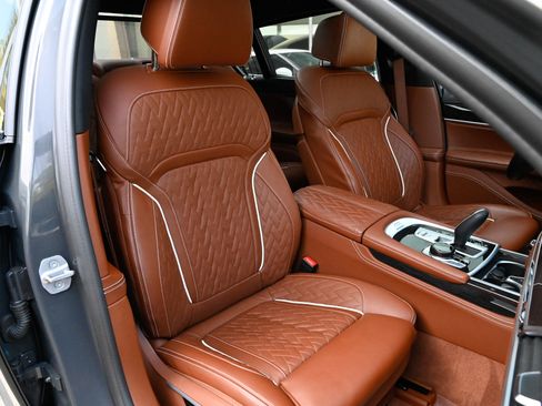Used 2021 BMW 750i xDrive w/ Luxury Rear Seating Package AWD/4WD image 61