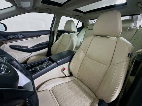 Used 2016 Nissan Maxima Platinum image 13