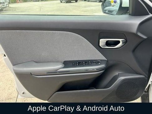 Used 2025 Kia K4 EX image 24