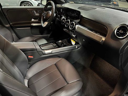 New 2026 Mercedes-Benz GLB 250 4MATIC image 11