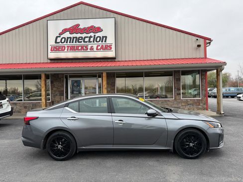 Used 2023 Nissan Altima 2.5 S image 3